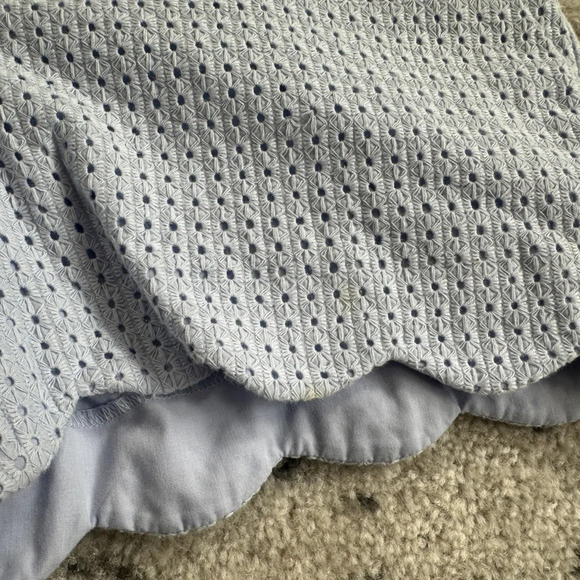 Club Monaco scallop  shorts| Size 2 - Picture 2 of 4